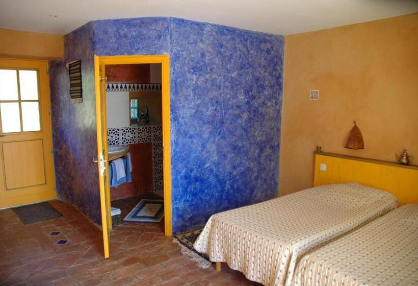 Standard room with outdoor bath, La Jameliniere