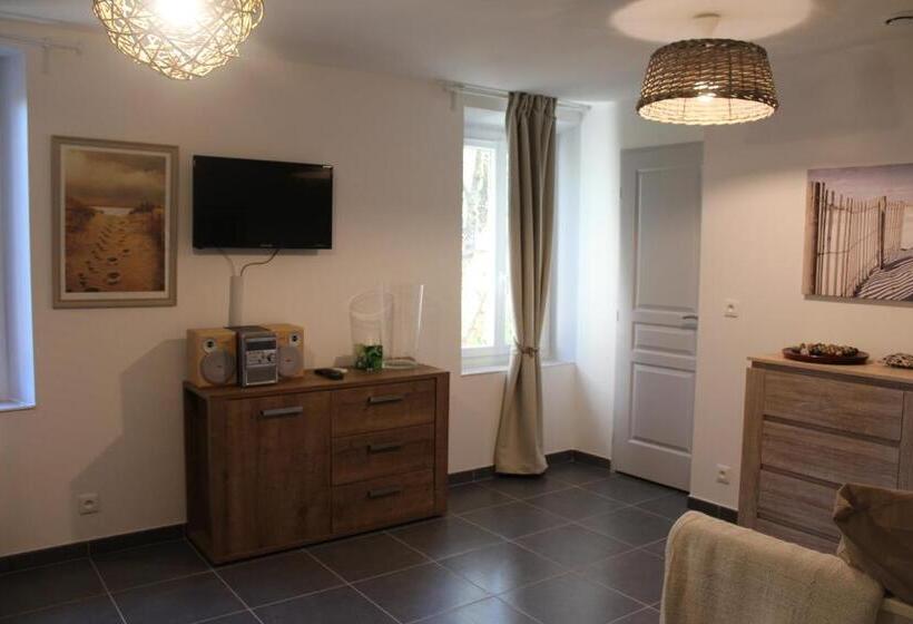 Номер Стандарт Вид на Сад, Auberge De Pachoquin