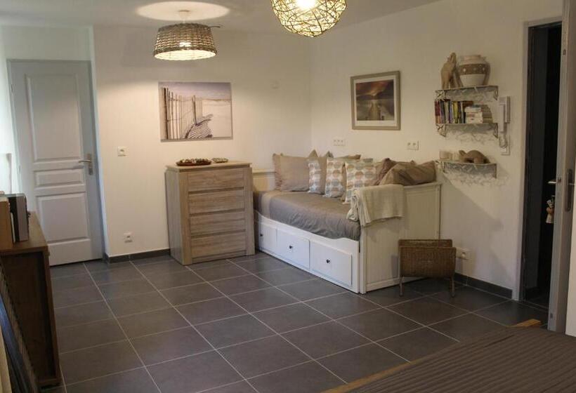 Номер Стандарт Вид на Сад, Auberge De Pachoquin