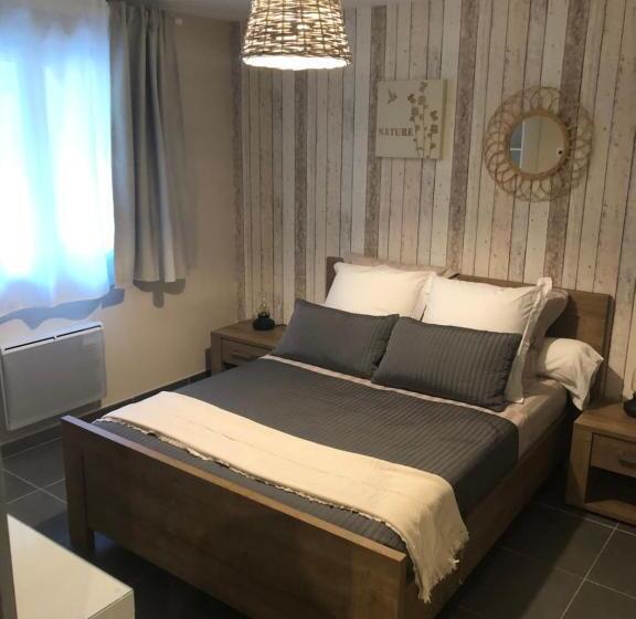 Семейный Номер, Auberge De Pachoquin