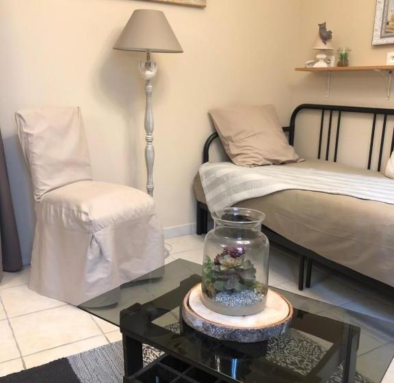 Номер Стандарт, Auberge De Pachoquin