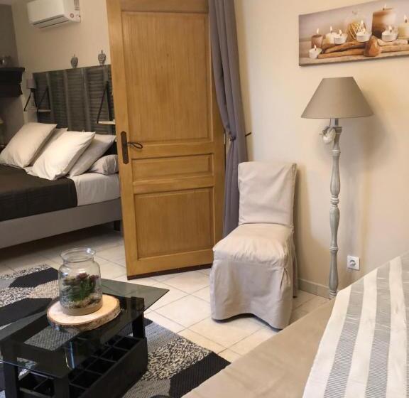 Номер Стандарт, Auberge De Pachoquin