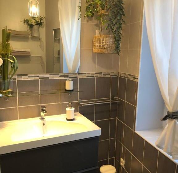 Семейный Номер, Auberge De Pachoquin