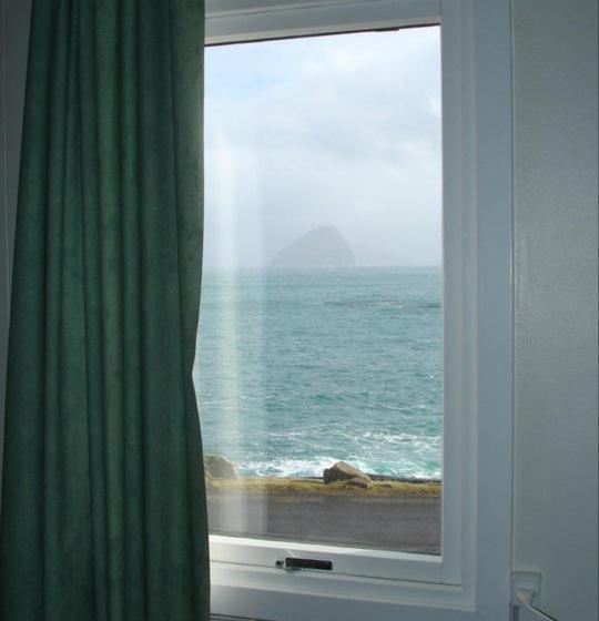 اتاق پایه با سرویس بهداشتی مشترک, Giljanes Hostel