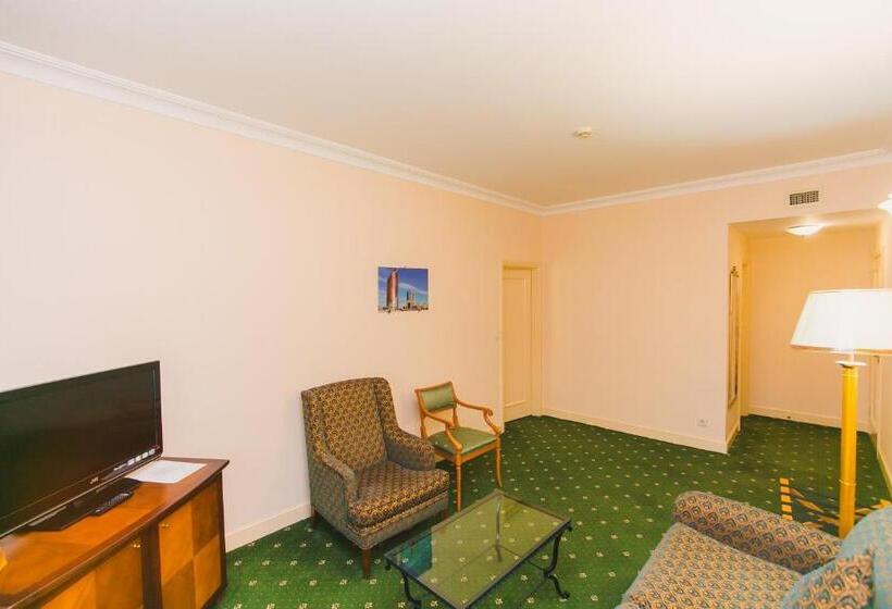 سوییت جونیور, акку