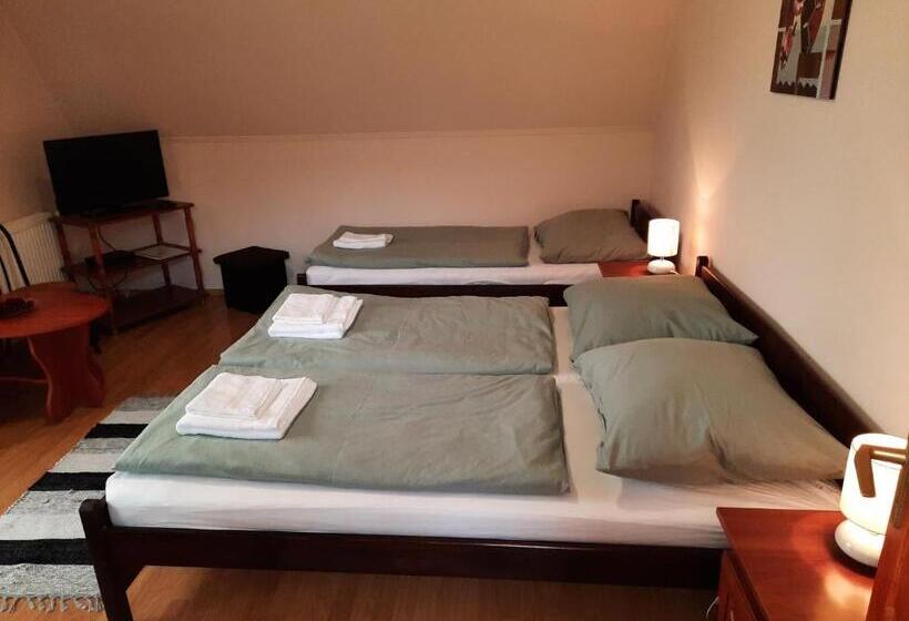 スタンダードトリプルルーム, Megálló Wellness Panzió
