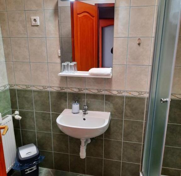 דירת חדר, Megálló Wellness Panzió