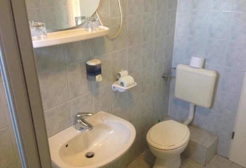 标准间, Motel Hummel