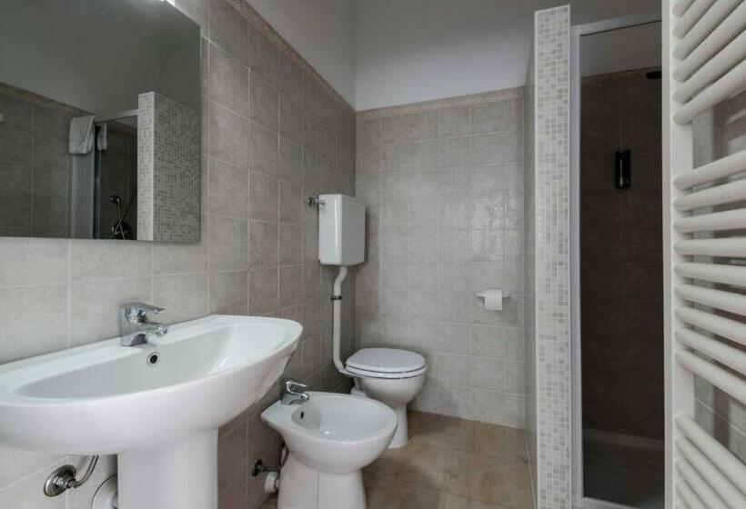 スタンダードルーム, Affitta Camere Elena