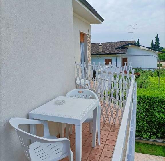 スタンダードルーム, Affitta Camere Elena