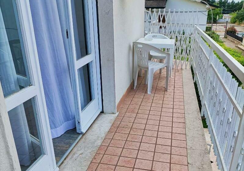 スタンダードルーム, Affitta Camere Elena