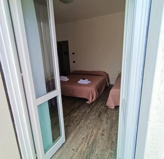 スタンダード5人部屋, Affitta Camere Elena