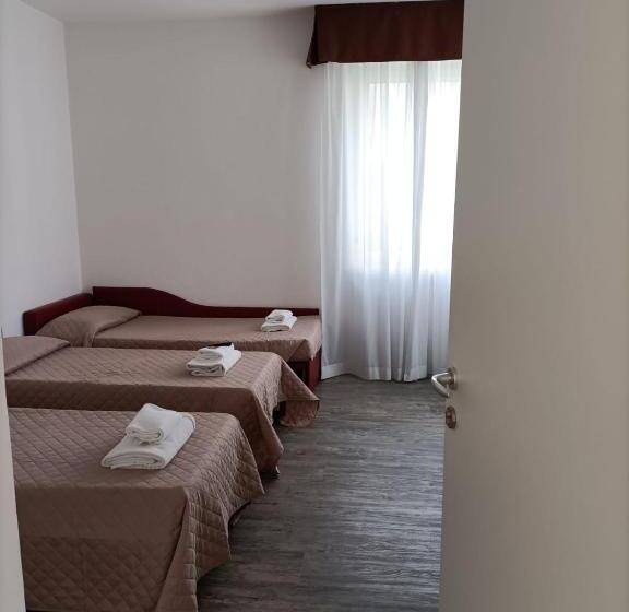 スタンダード5人部屋, Affitta Camere Elena