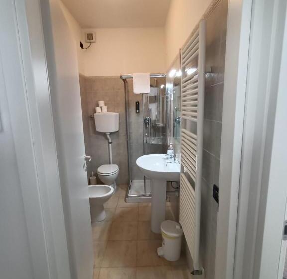 スタンダード5人部屋, Affitta Camere Elena