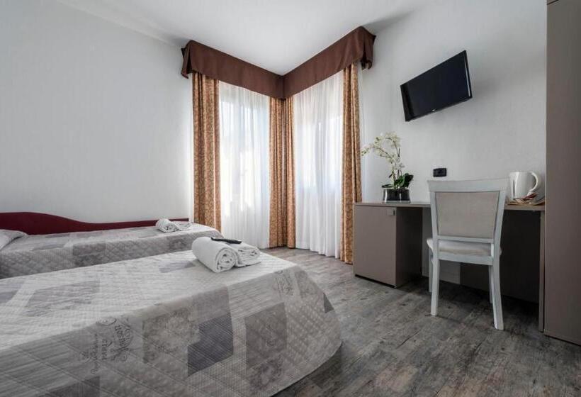 スタンダード5人部屋, Affitta Camere Elena