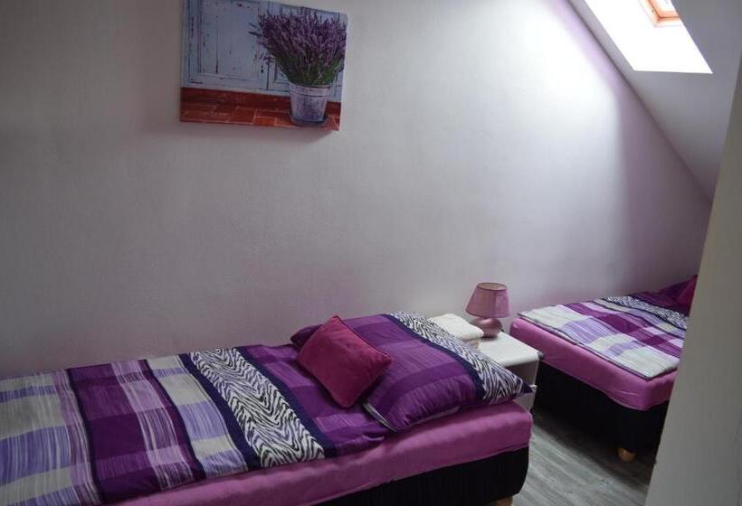 4인용 스탠다드 룸, Guest House Haklův Mlýn