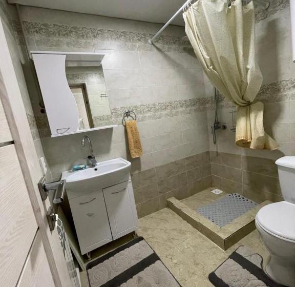 اتاق راحتی سه تخته, Guest House Mira