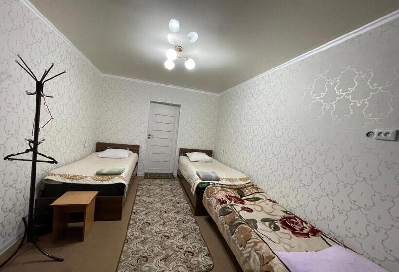 اتاق راحتی سه تخته, Guest House Mira