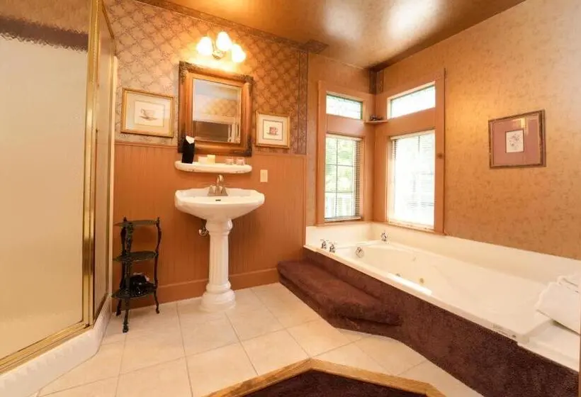 Standard-huone King-vuode, Yelton Manor Bed And Breakfast