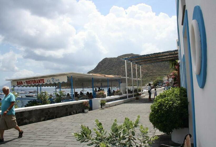 اتاق سه نفره دلوکس با چشم‌انداز دریا, Da Nino Sul Mare