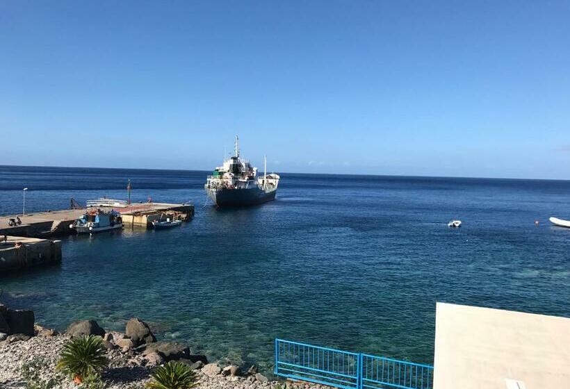 اتاق سه نفره دلوکس با چشم‌انداز دریا, Da Nino Sul Mare