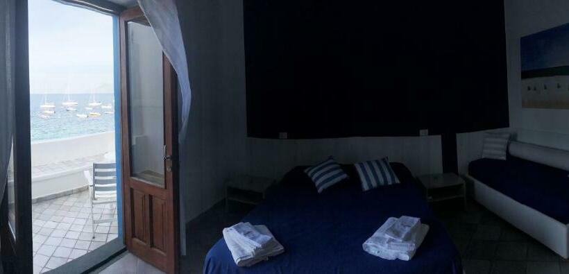 اتاق سه نفره دلوکس با چشم‌انداز دریا, Da Nino Sul Mare