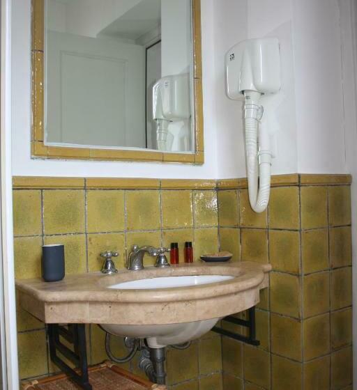 اتاق سه نفره دلوکس با چشم‌انداز دریا, Da Nino Sul Mare