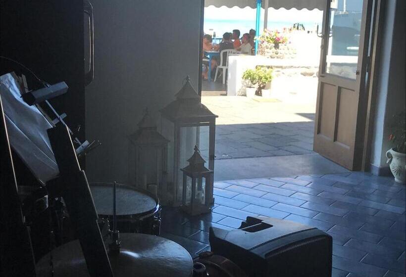 اتاق استاندارد سه نفره, Da Nino Sul Mare