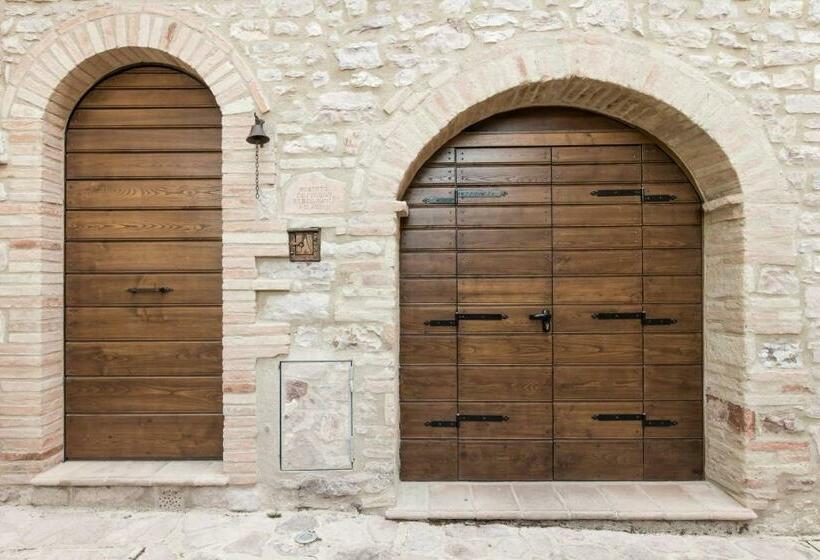 إستوديو ديلوكس, Domus In Castro