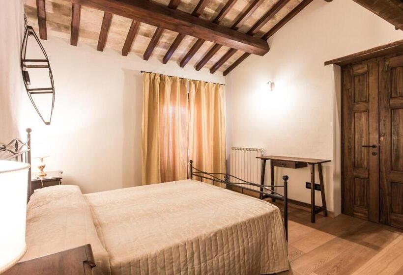 شقة غرفة واحدة, Domus In Castro