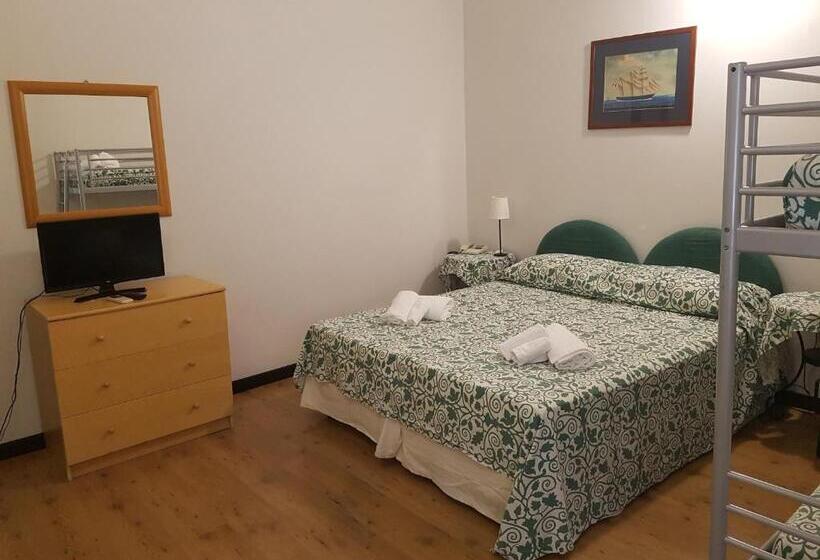 スタンダード４人部屋, Albergo Lungomare