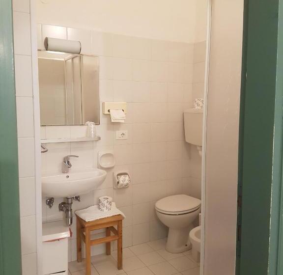 スタンダード４人部屋, Albergo Lungomare