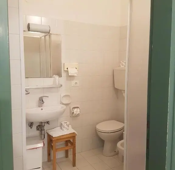 スタンダード４人部屋, Albergo Lungomare