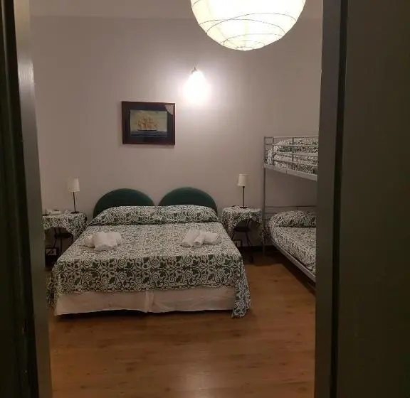 スタンダード４人部屋, Albergo Lungomare