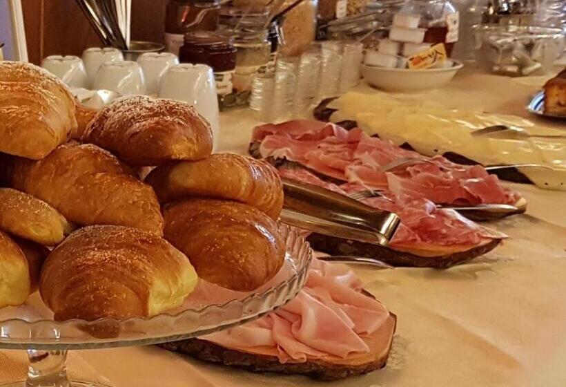 חדר סטנדרט לארבעה, Aurora