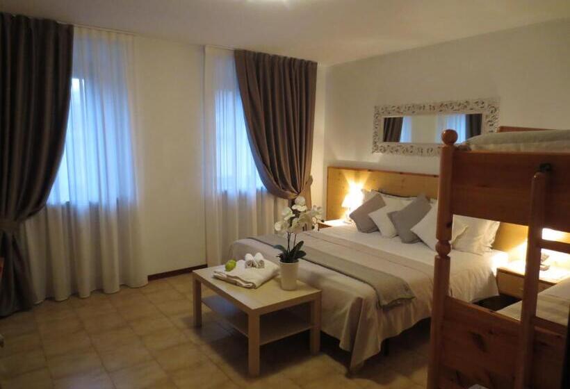 חדר סטנדרט לארבעה, Aurora