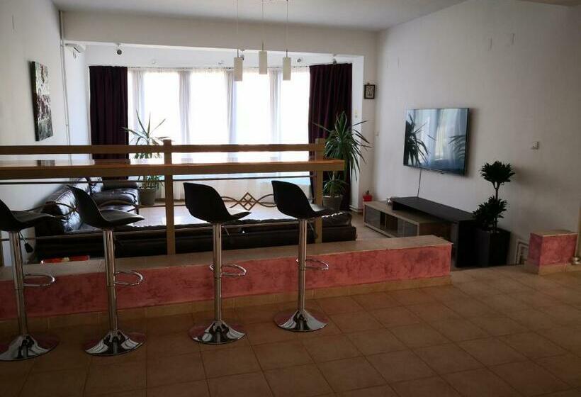 Vila 1 Dormitori, Raluca