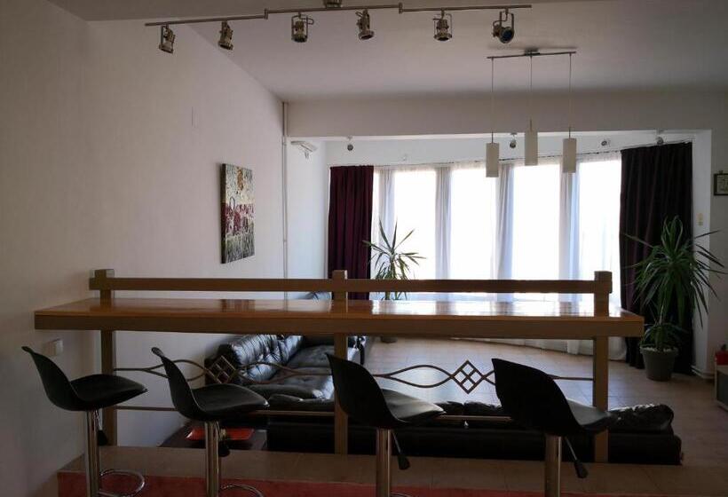 Vila 1 Dormitori, Raluca