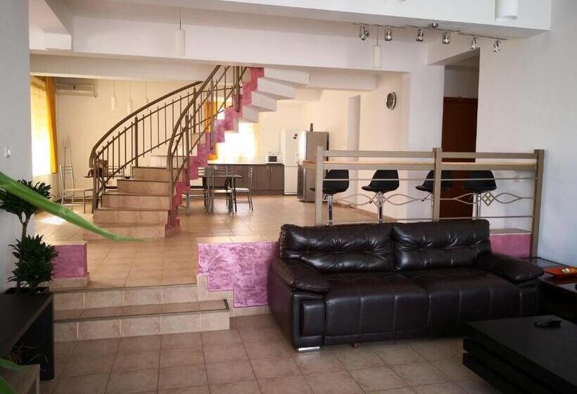 Vila 1 Dormitori, Raluca