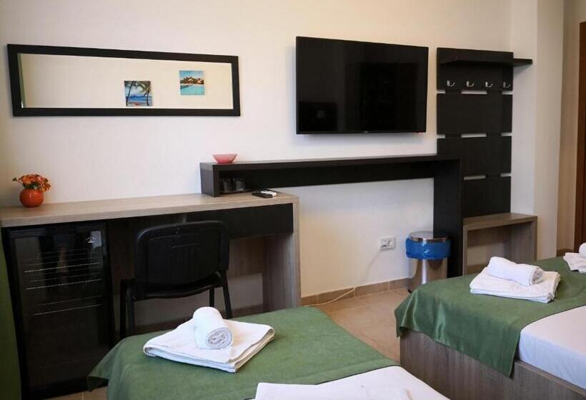 Habitació Estàndard, Raluca