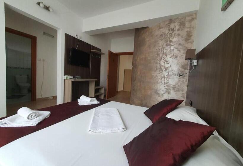 Habitació Estàndard amb Balconada, Raluca