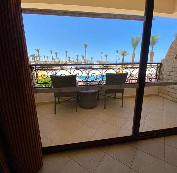 プールビュースタンダードルーム, Aladdin Beach Resort