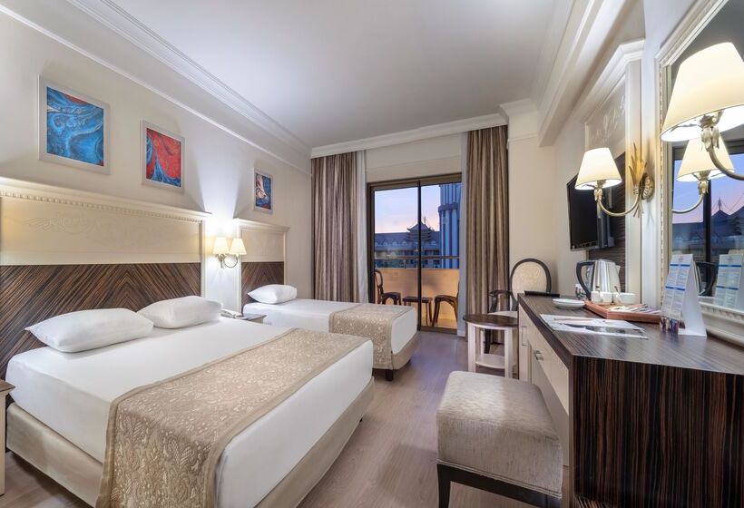 اتاق اساندارد با چشم‌انداز جانبی به دریا, Aydinbey King's Palace & Spa - Ultra All Inclusive
