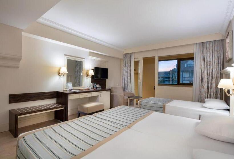 اتاق استاندارد سه نفره با چشم‌انداز کنار دریا, Aydinbey King's Palace & Spa - Ultra All Inclusive