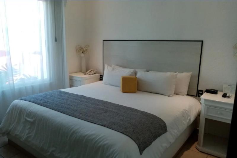 キングサイズベッドのスタンダードルーム, Spark By Hilton Houston Bush Intercontinental Airport