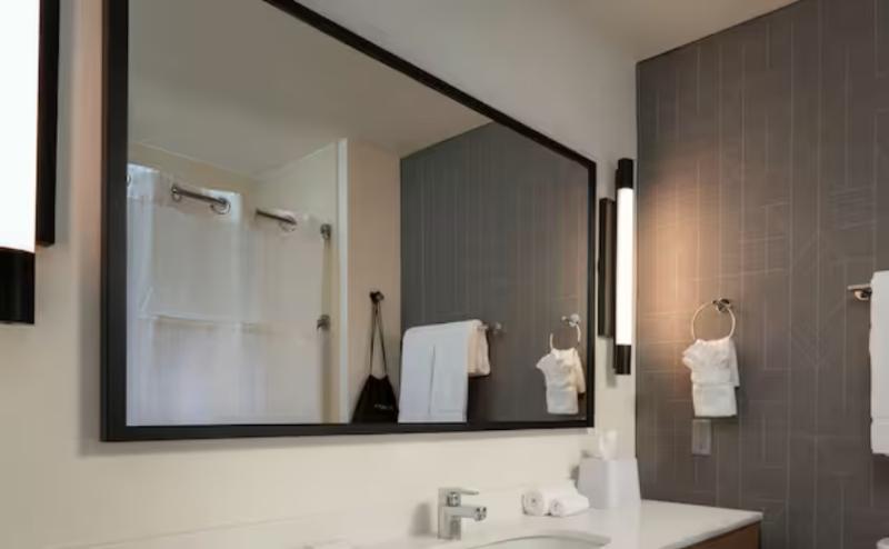 身障者適用キングサイズベッドルーム, Spark By Hilton Houston Bush Intercontinental Airport