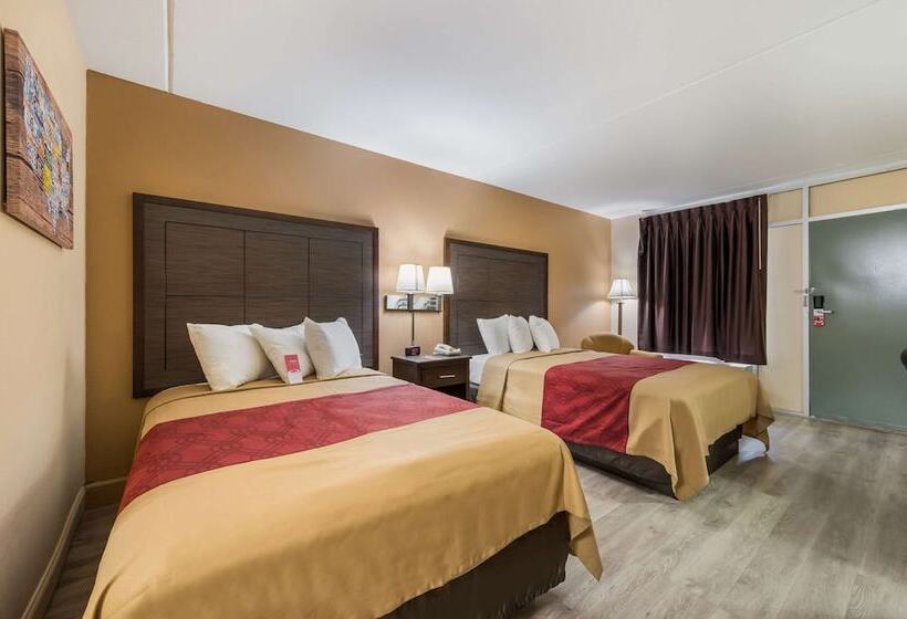Номер Стандарт 2 Двуспальные Кровати, Econo Lodge