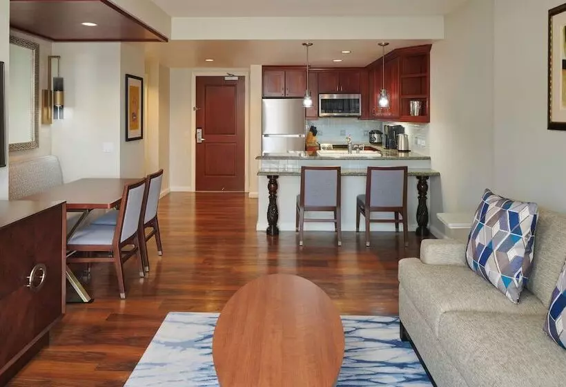 مجموعه ویستا شهر, Hilton Grand Vacations Club Grand Waikikian Honolulu
