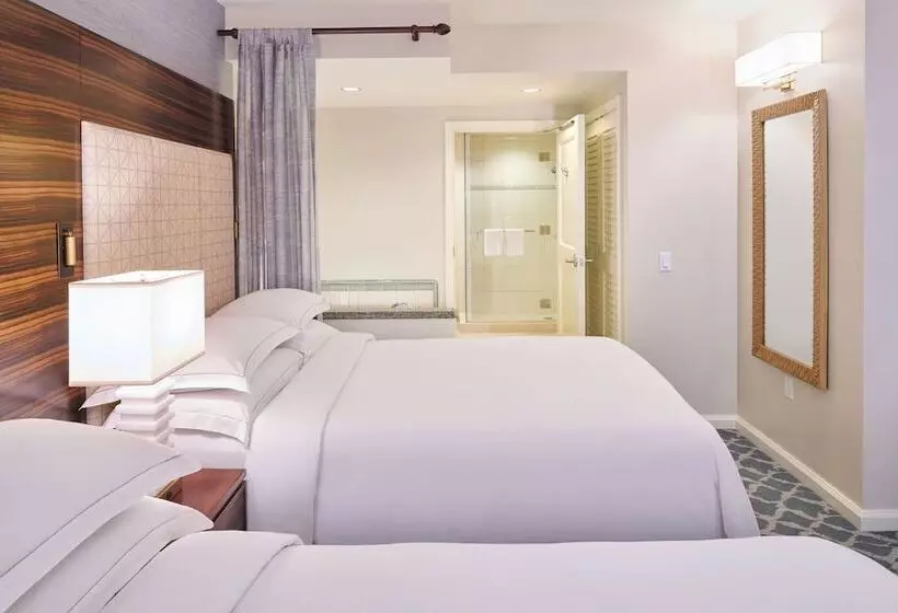 سوئیت برای معلولان, Hilton Grand Vacations Club Grand Waikikian Honolulu