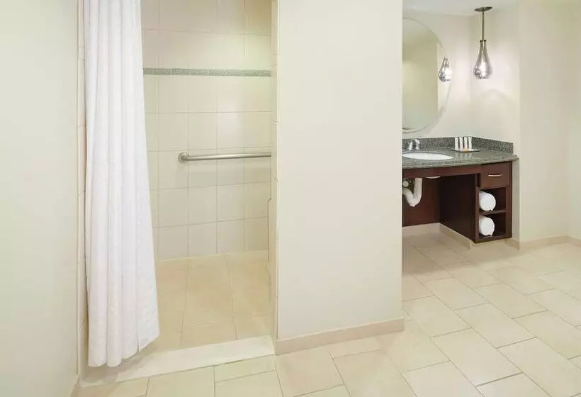 سوئیت برای معلولان, Hilton Grand Vacations Club Grand Waikikian Honolulu